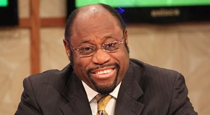 Muere el padre Myles Munroe al caer avioneta en que iba