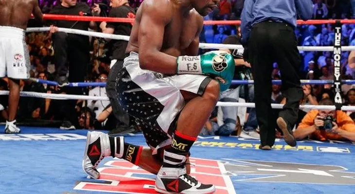 Mayweather ofrece otra gran exhibición y derrota a Berto