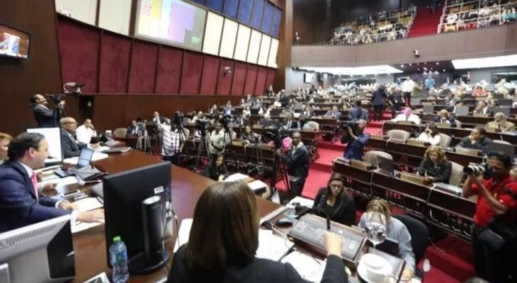 Diputados aprueban en 2da lectura ley convoca Asamblea Nacional Revisora para modificar la Constitución 
