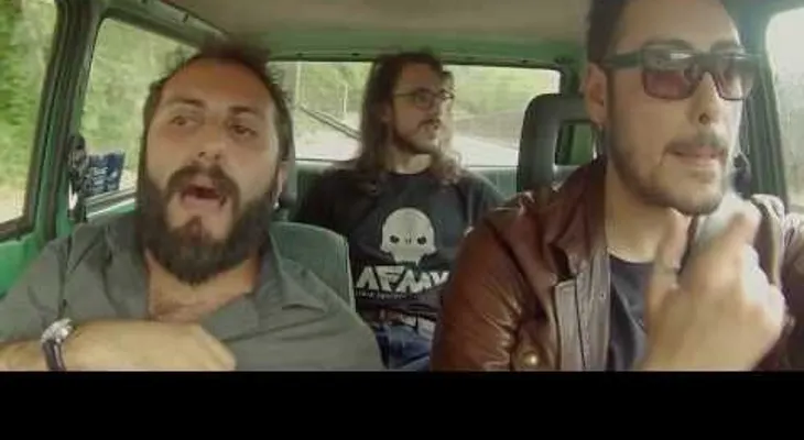 "Despacito", el video que recorre el MUNDO de tres amigos italianos