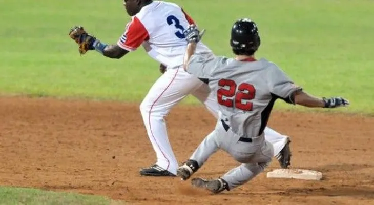 Equipo de EEUU gana a Cuba en serie amistosa de béisbol