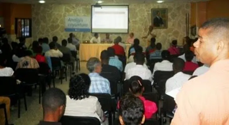Presupuesto 2014: Baja inversión social  y alto endeudamiento