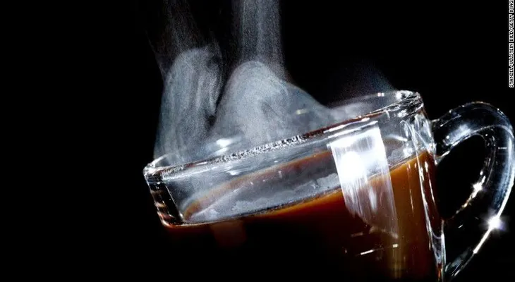 Las bebidas muy calientes podrían causar cáncer, dice la OMS