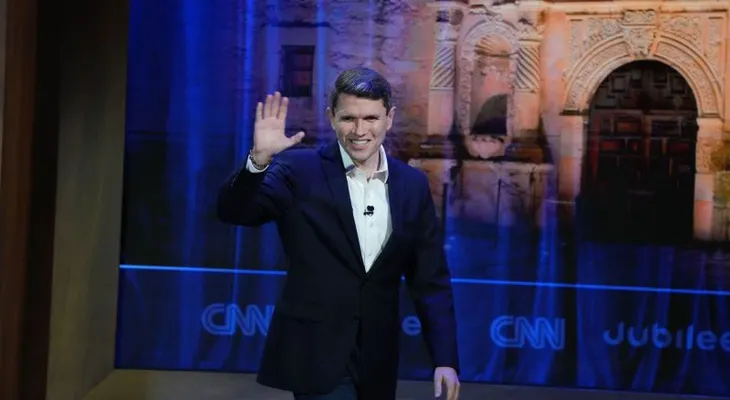 James Talarico participa en foro ciudadano de CNN y Jubilee; aborda aborto, fe y teorías conspirativas