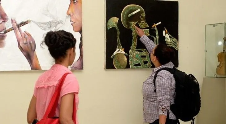 UASD realiza exposición sobre efectos de tabaco