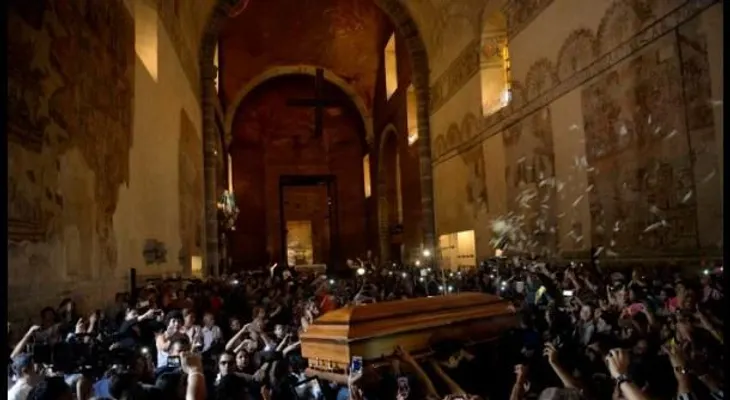 Miles acuden a misa en Cuernavaca en honor a Joan Sebastian 