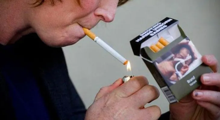 Fumar cigarros mentolados genera más adicción a la nicotina