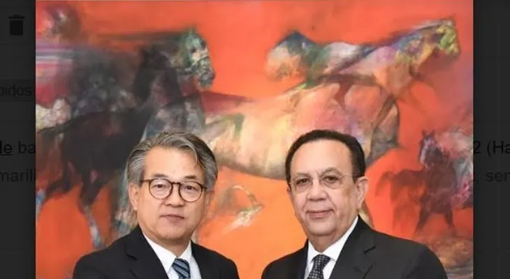 Valdez Albizu intercambia impresiones sobre economía de RD con embajador del Estado de Japón