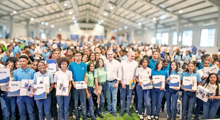 Abinader inaugura CAIPI y techado escolar en San Cristóbal y anuncia hospital traumatológico