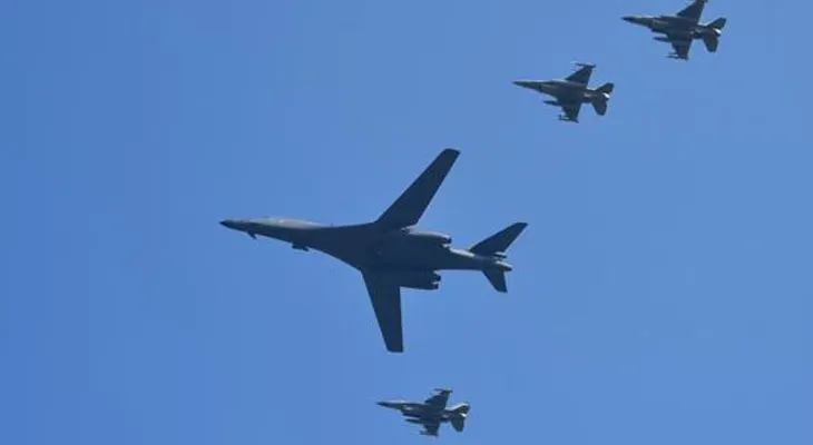 Tensión: Bombarderos B-1 de EE.UU. vuelan cerca de Corea del Norte