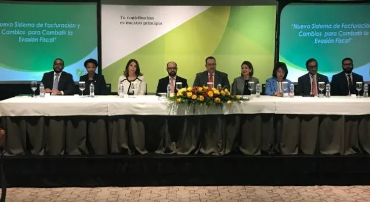 La DGII notifica a personas con doble empleo, y genera preocupación