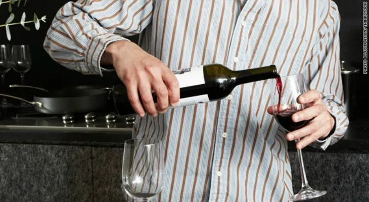 Cómo beber vino sin quitarle el corcho