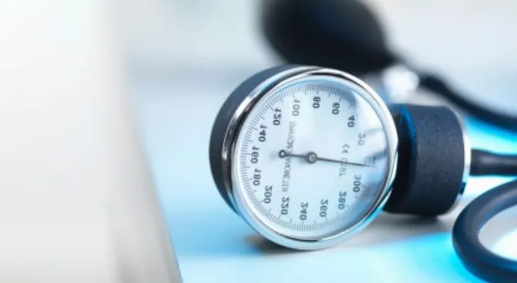 Falta de vitamina D posible causa de hipertensión
