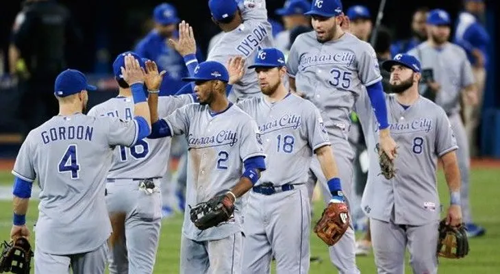 KC da paliza y buscará este miércoles acabar con Toronto