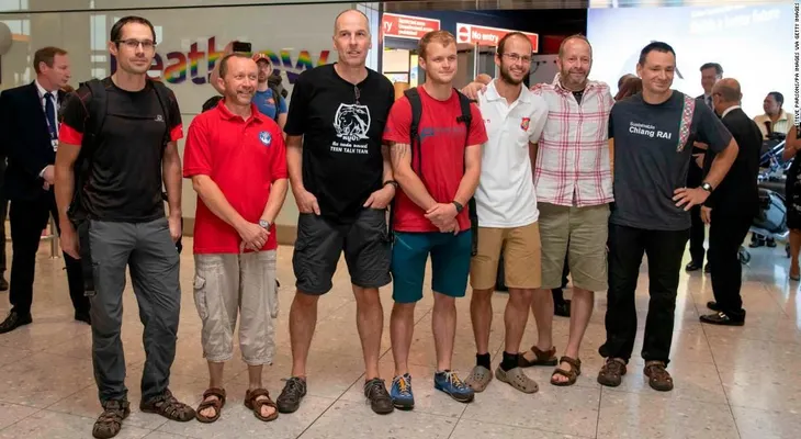 Buzo británico recuerda el rescate de niños en cueva de Tailandia: "¿Somos héroes? No"