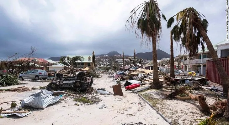 El peligroso huracán Irma se dirige a Bahamas y Cuba, dejando devastación a su paso