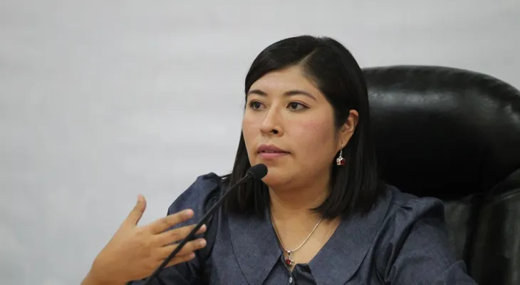 Justicia peruana mantiene vigente orden de captura contra ex primera ministra asilada en México
