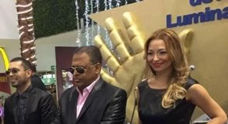 Wilfrido Vargas es inmortalizado con estrella en México