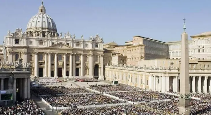El Vaticano reconoce "irregularidades" financieras