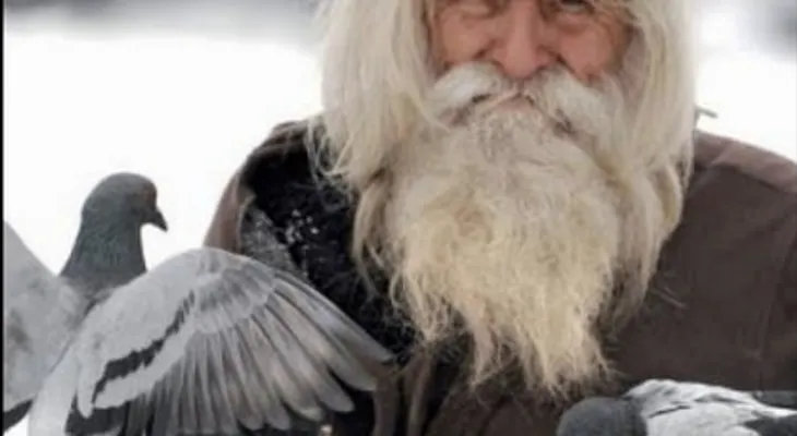 Ves este vagabundo, pues nunca olvidarás lo que hace 