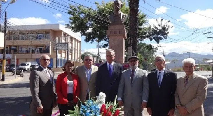 Embajada Dominicana en Honduras Rinde Tributo A Duarte