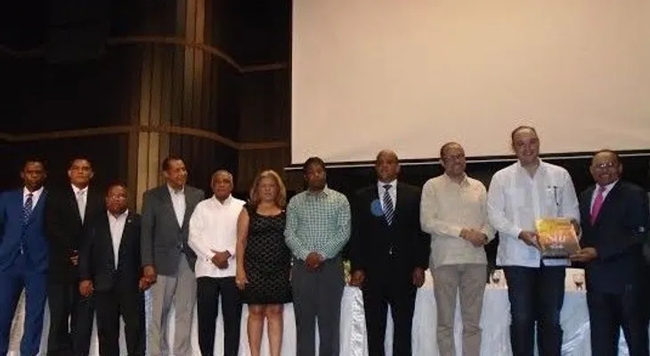 Carlos Julio Feliz pone en circulación: "EL SUR" más de un millón de palabras