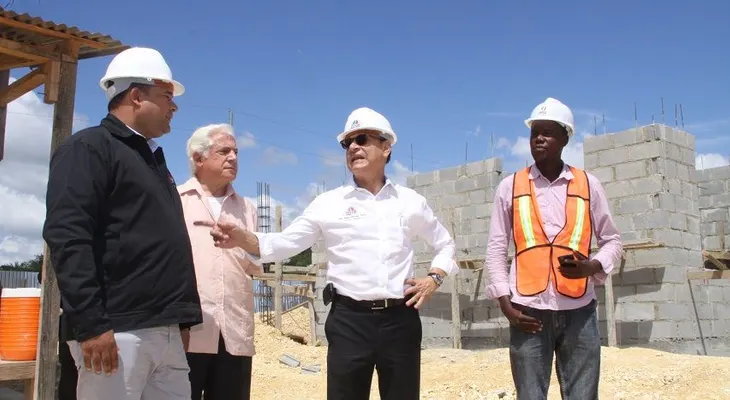 Director OISOE realiza recorrido en obras de la Nueva Barquita