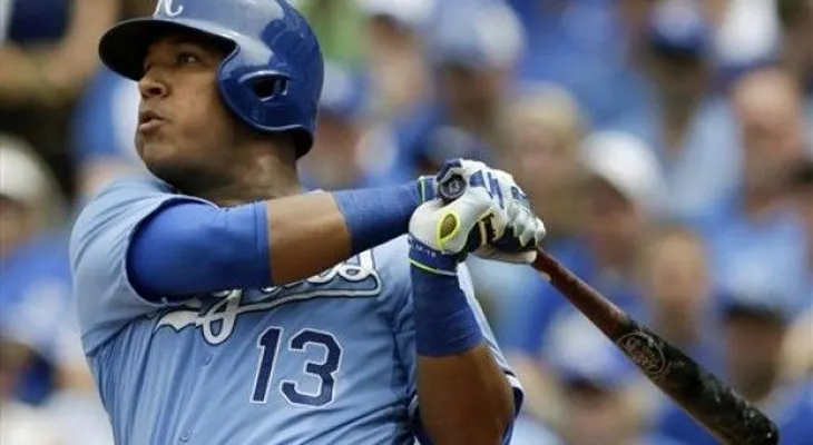 En regreso de Ventura, Reales concretan barrida ante Rays 