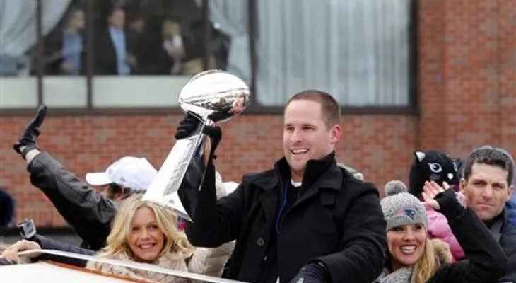 Miles desafían al frío para festejar con los Patriots