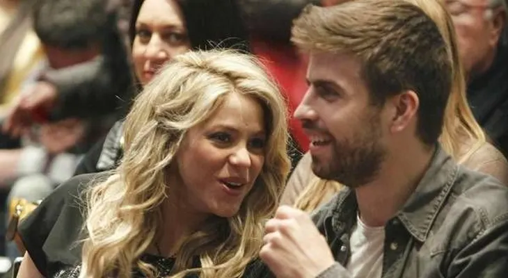 Escándalo con Piqué y Shakira: el jugador agredió a una reportera y la cantante ni se inmutó