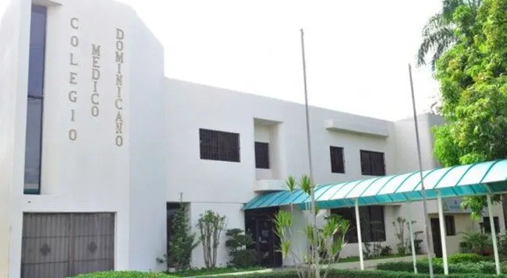 Colegio Médico entrega propuestas al Gobierno
