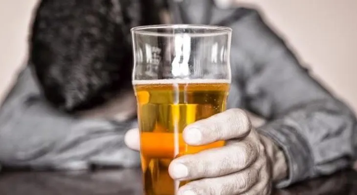Ingerir licor estaría contraindicado con el chikungunya