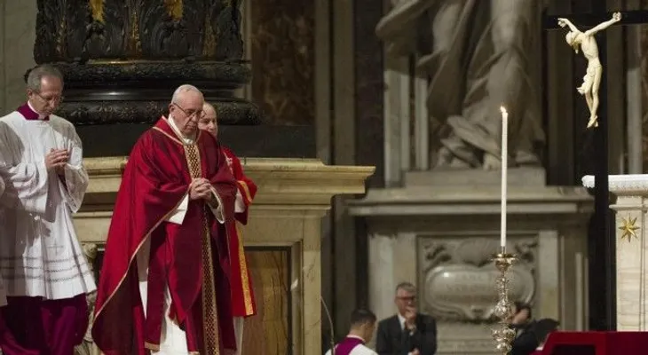 El papa Francisco hace un balance del 2016 y llama a una mayor inclusión de los jóvenes
