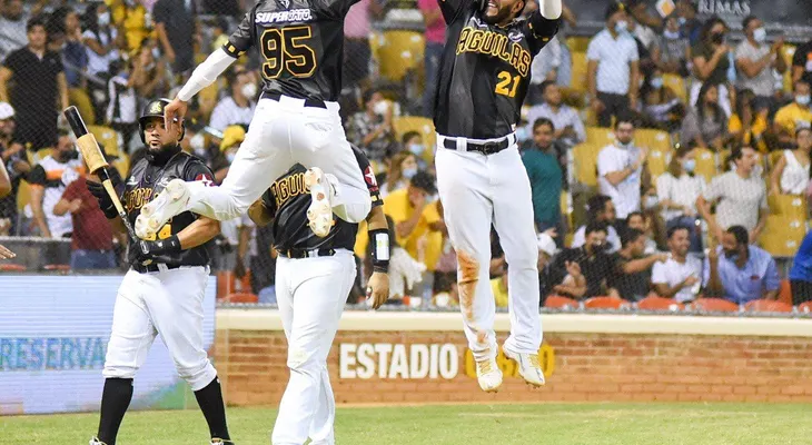 Con un ataque descomunal, Aguilas derrotan a los Gigantes 18 carreras por 3