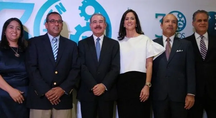 Presidente Medina participa en celebración 30 aniversario de industriales de Santiago