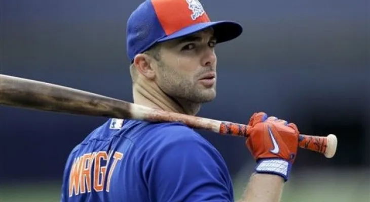Operan del cuello a tercera base de los Mets David Wright