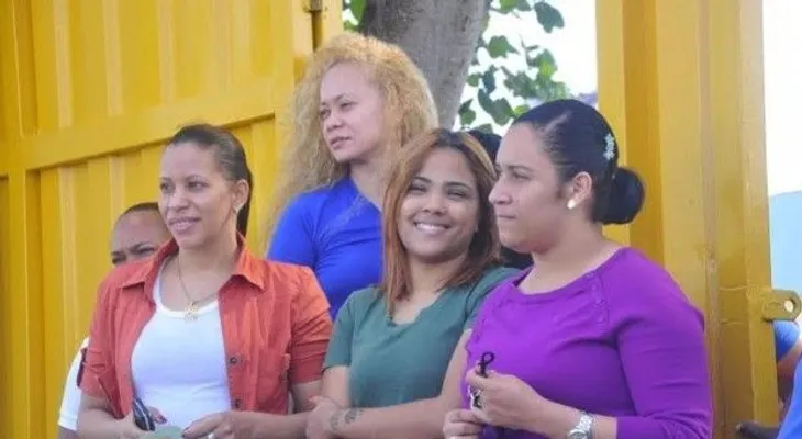 Martha Heredia luce alegre en actividad por Día de la Mujer en la cárcel 