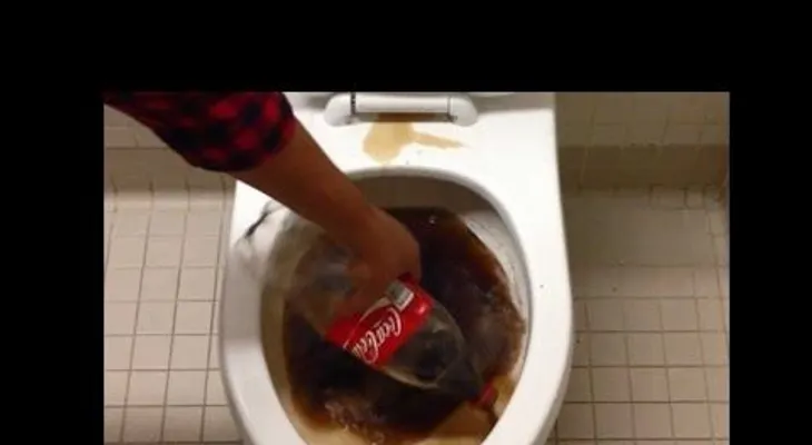 10 Usos industriales prueban que la Coca Cola no es buena para la salud (VIDEO)