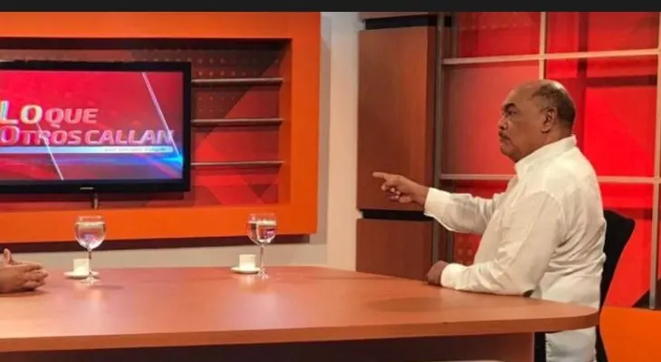 Ramón Alburquerque revela fue visitado por "El hombre del maletín", pero lo botó de su despacho