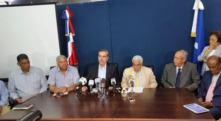 El PRM exige del Gobierno rebaja de 25% en tarifa eléctrica