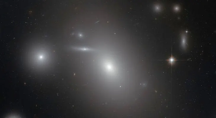 El telescopio Hubble detecta uno de los mayores agujeros negros jamás conocido