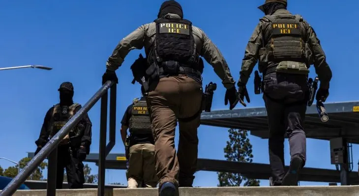 Un ciudadano estadounidense resulta herido en un incidente con agentes de ICE en California