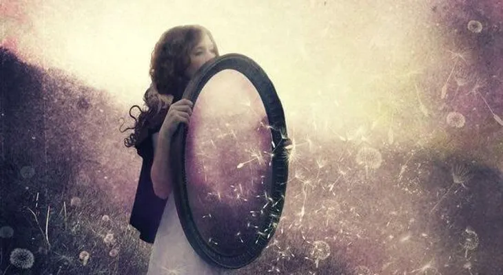 Lo que ves en los demás es tu reflejo: Ley del espejo