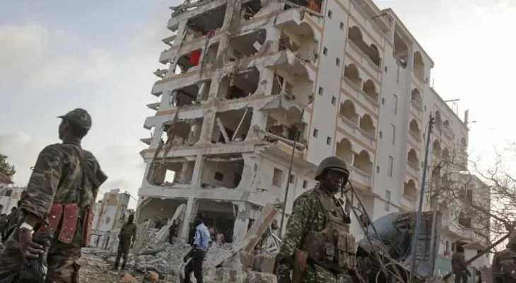 Somalia: Suman 9 muertos en ataque en hotel con camión bomba 
