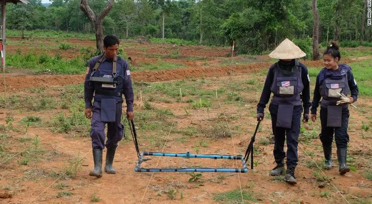 EE.UU. anuncia un paquete de 90 millones de dólares para eliminar bombas sin explotar en Laos