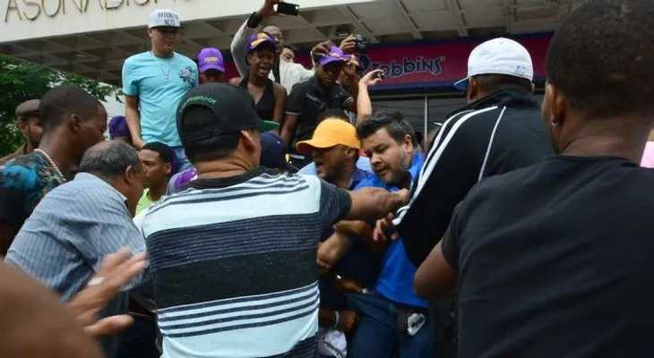 Noticias SIN muestra agresión a reporteros (Video)