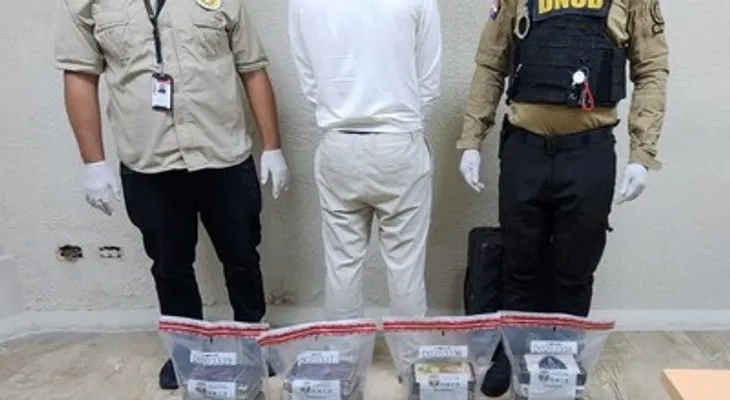 Detienen en Punta Cana a español con 20 paquetes de cocaína en su equipaje