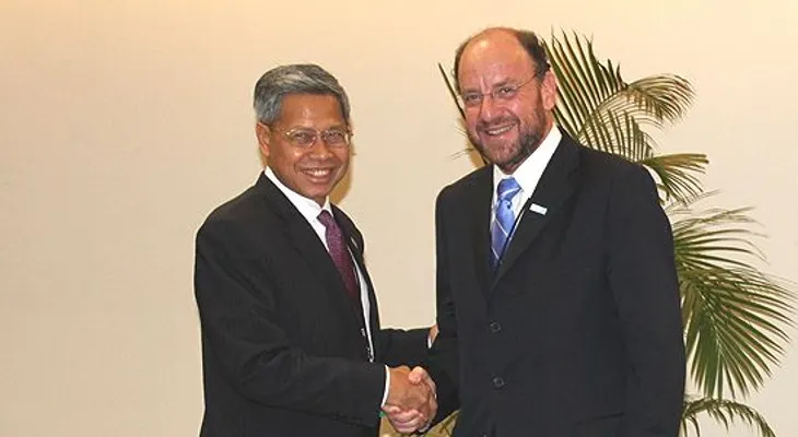 Ministro de Industria y Comercio recibe a embajador de EEUU