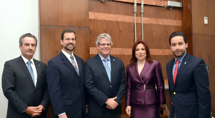 Cámara Americana de Comercio de RD lanza cuarta edición de guía del inversionista
