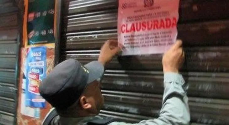 Ministerio de Interior y Policía clausura 17 negocios por violar normas legales